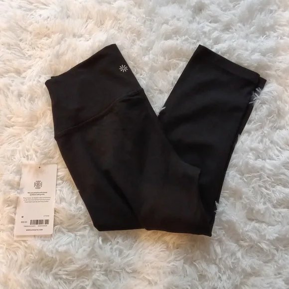 Athleta Transcend Capri NWT Medium - Picture 5 of 6